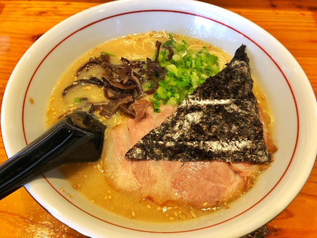 平針駅周辺のおすすめラーメン店【博多酒場 亀八】ラーメン