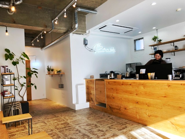 平針【BENCH COFFEE STAND (ベンチコーヒースタンド)】内観１