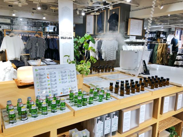 【無印カフェ】カフェ＆ミールムジ(MUJI)名駅　売り場　アロマ