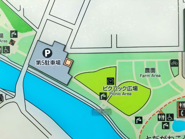 【とだがわこどもランド(戸田川緑地)】バーベキュー場ピクニック広場２