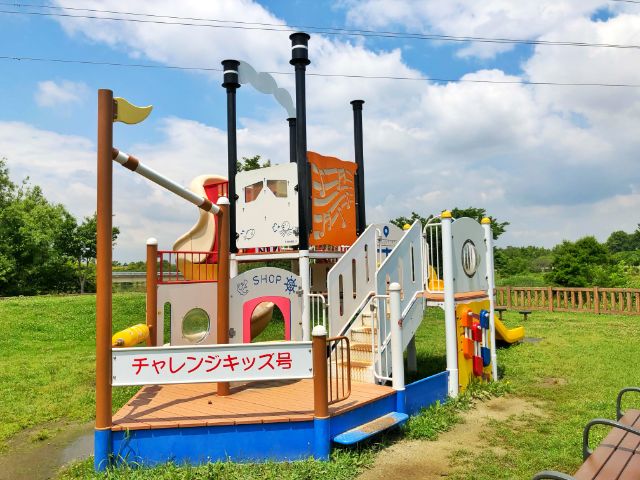 【とだがわこどもランド(戸田川緑地)】遊具広場(中央地区左岸）２